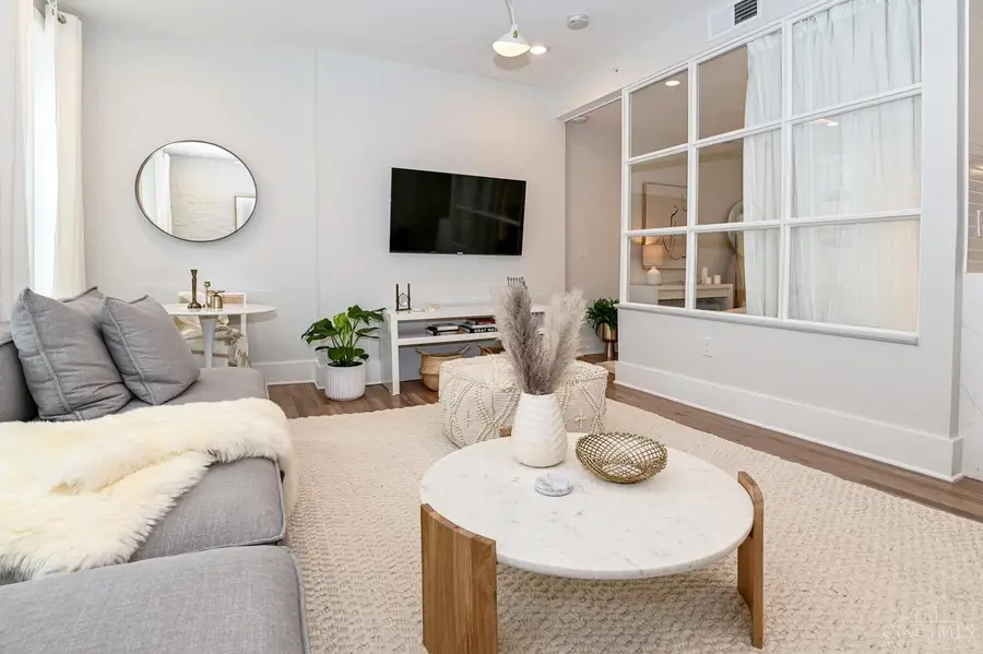 11 E Court Street #201, Cincinnati, OH 45202 - #2