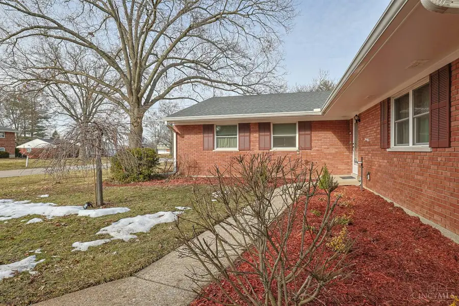 8768 Cavalier Drive, Finneytown, OH 45231 - #3