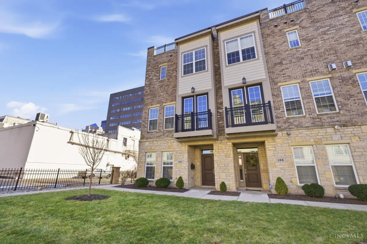 121 Lowe Lane, Dayton, OH 45402 - #1