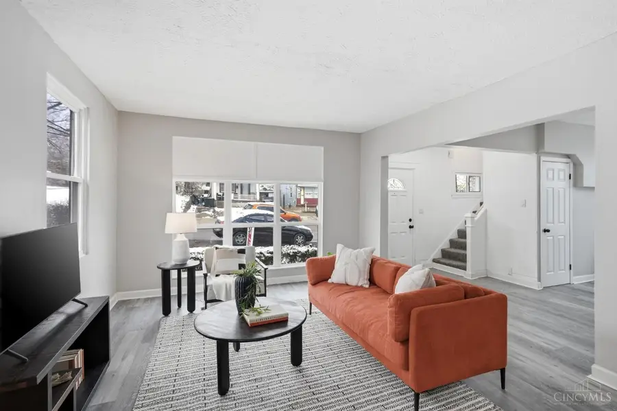 6508 Coleridge Avenue, Cincinnati, OH 45213 - #2