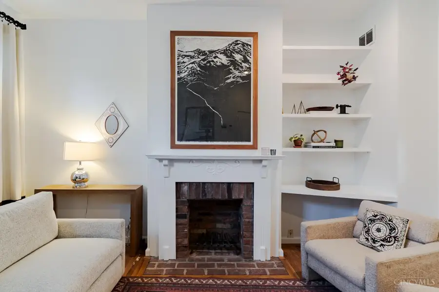 423 Milton Street, Cincinnati, OH 45202 - #3