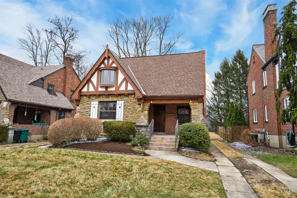 3830 Drakewood Drive, Cincinnati, OH 45209