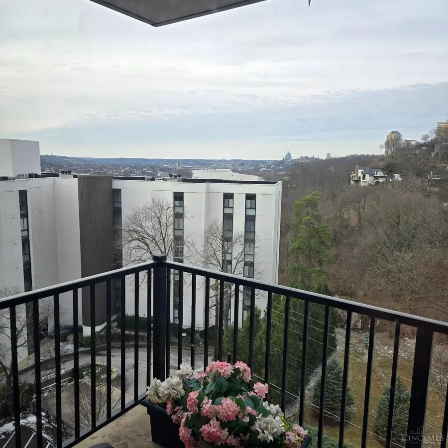 1815 William Howard Taft #904, Cincinnati, OH 45206 - #2