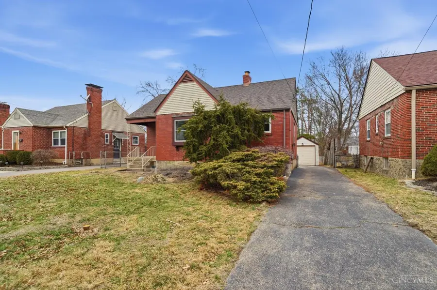 3816 Saint Johns Terrace, Cincinnati, OH 45236 - #3