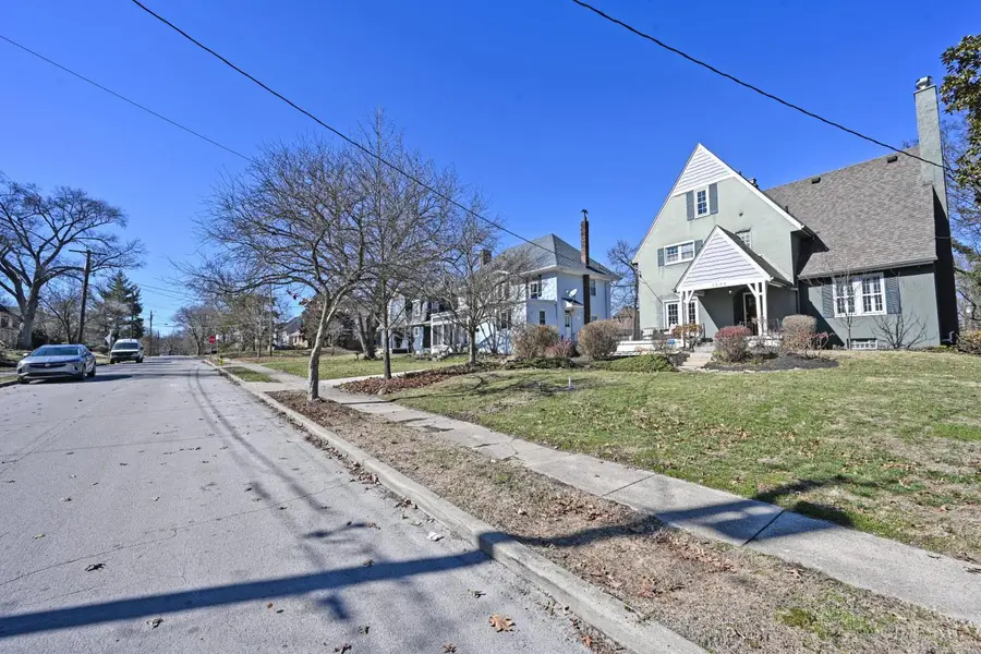 1284 Paddock Hills Avenue, Cincinnati, OH 45229 - #3