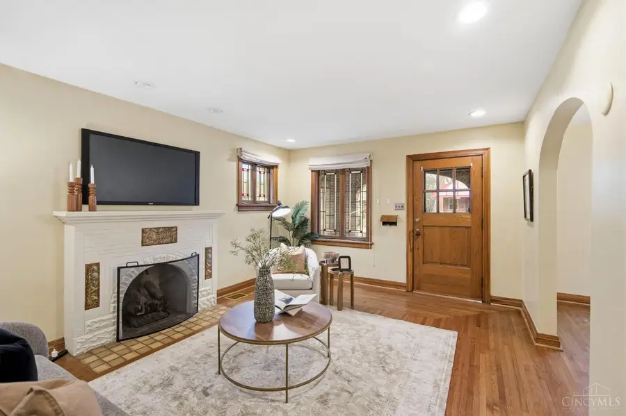 3327 De Forest Drive, Cincinnati, OH 45209 - #3