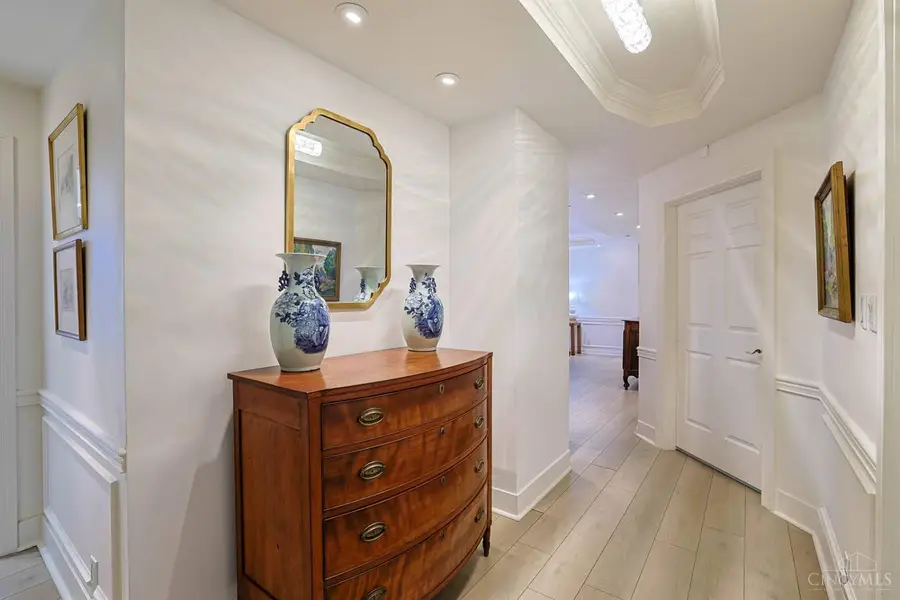 2121 Alpine Place #301, Cincinnati, OH 45206 - #3