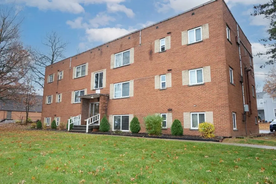 1165 W Galbraith Road, Cincinnati, OH 45231 - #2