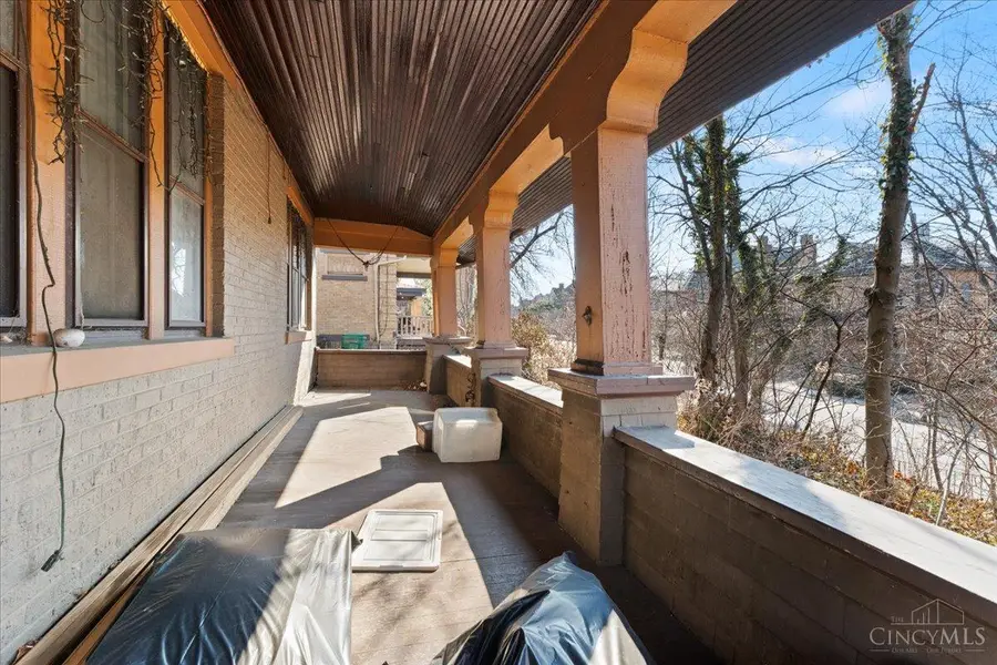 558 Howell Avenue, Cincinnati, OH 45220 - #2