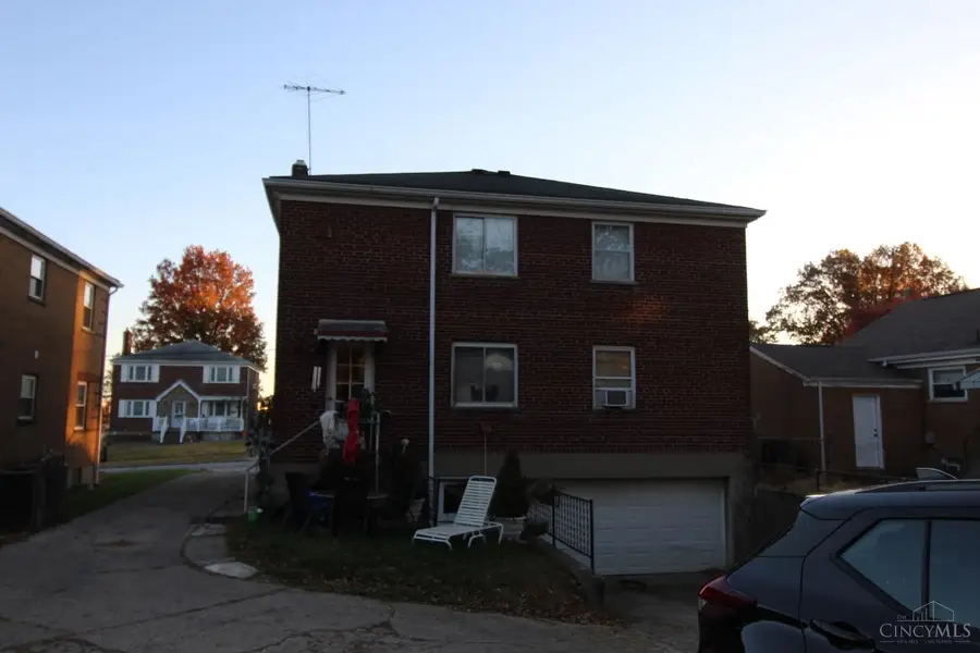 4224 Applegate Avenue, Cheviot, OH 45211 - #2