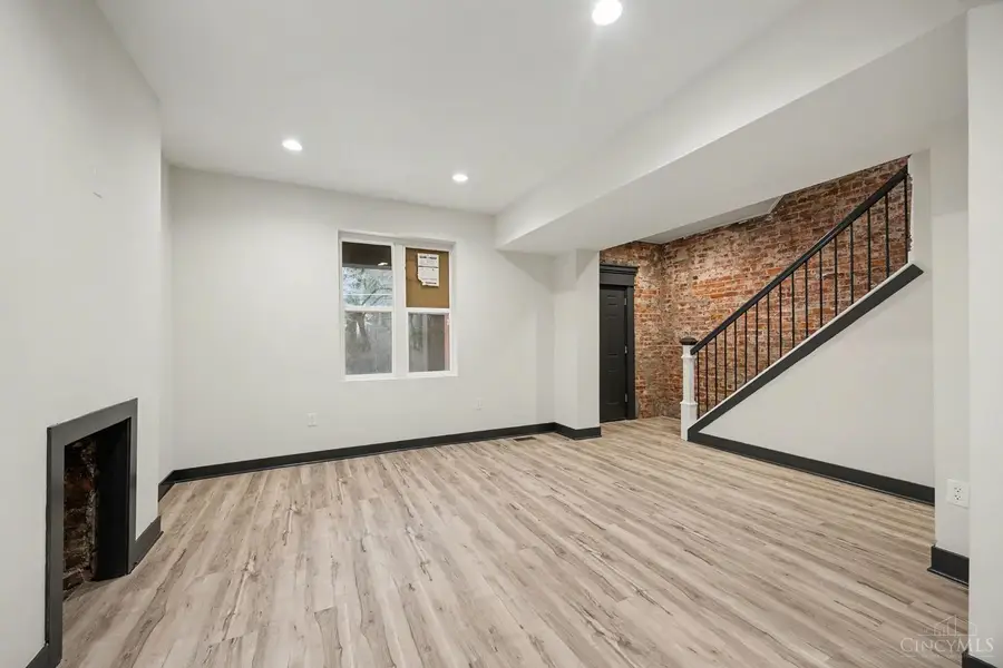 112 Valencia Street, Cincinnati, OH 45219 - #2