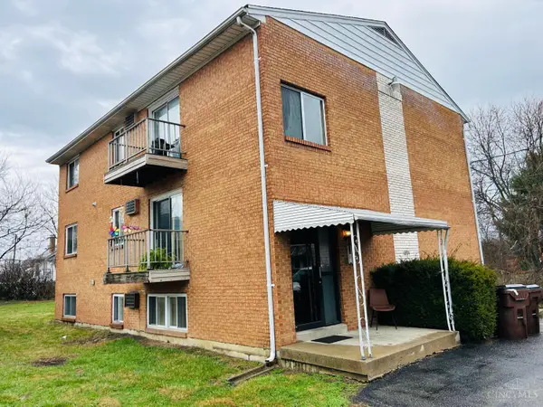 1584 W Galbraith Road, North College Hill, OH 45231