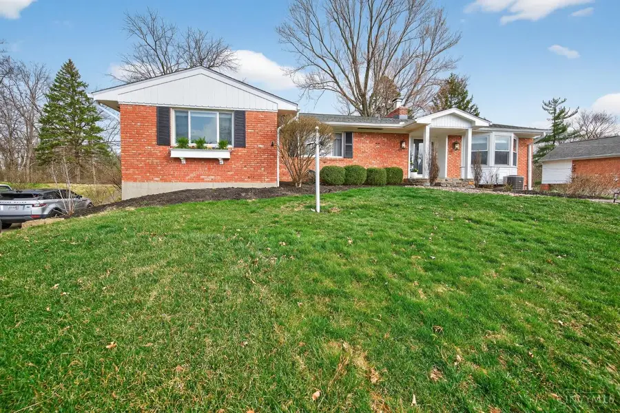 8674 Hollyhock Drive, Finneytown, OH 45231 - #2