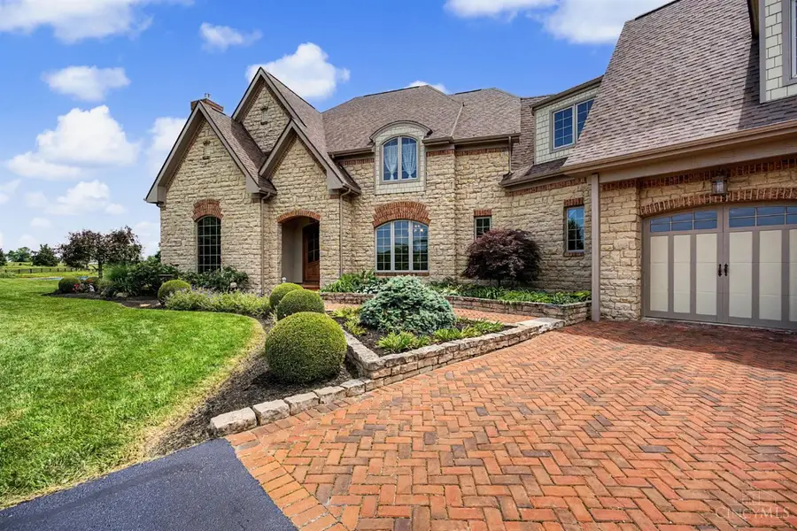 3051 E Spring Valley Paintersville Road, Sugarcreek, OH 45385 - #3