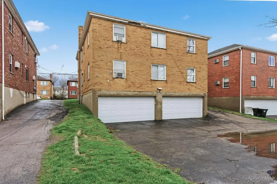 3911 E Gatewood Lane, Silverton, OH 45236 - #2