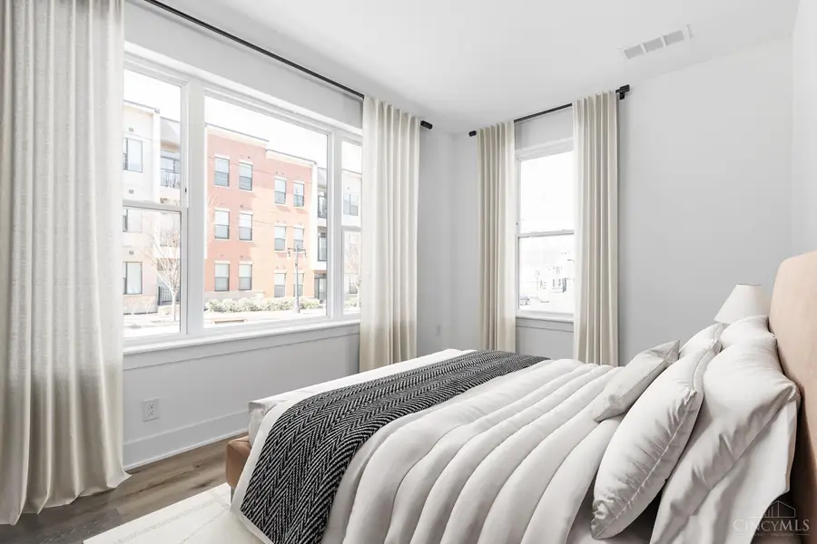 3012 Woodburn Avenue, Cincinnati, OH 45206 - #3