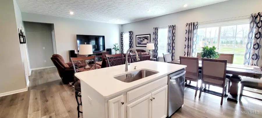 1583 Clearbrook Ln, Batavia, OH 45102 - #3