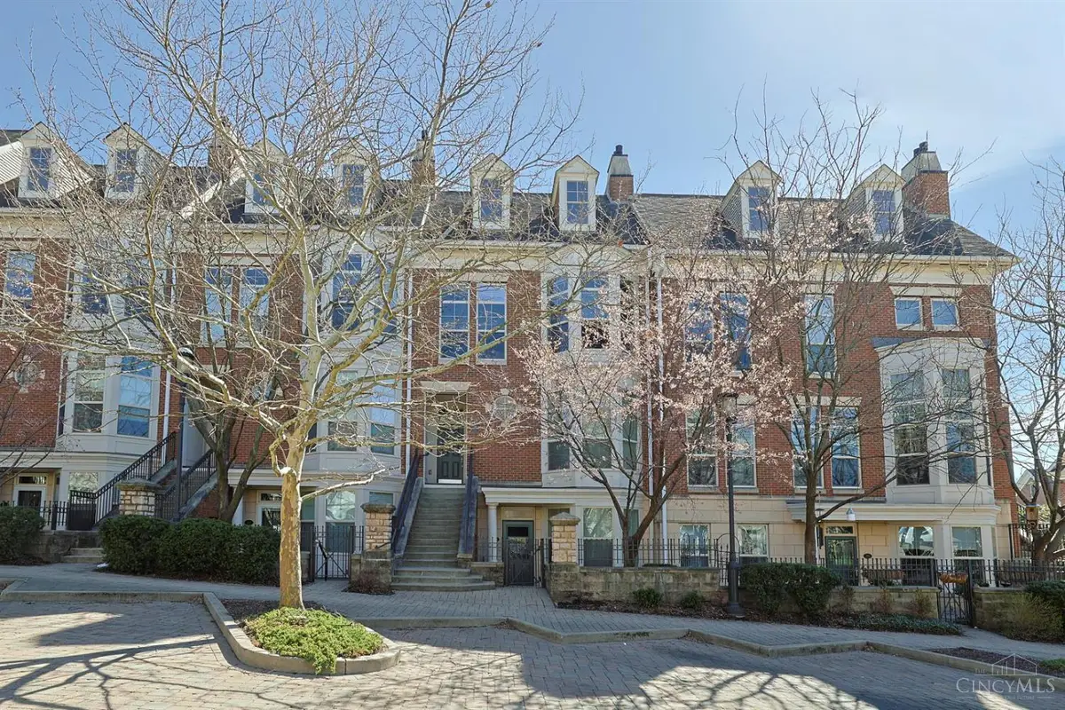 215 Stetson Street #215, Cincinnati, OH 45219 - #1