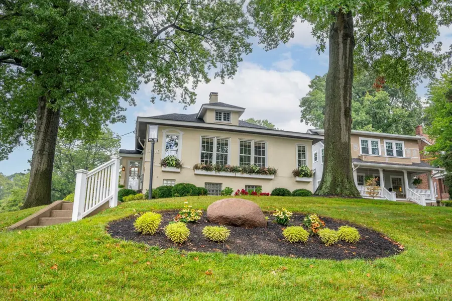 3246 Observatory Avenue, Cincinnati, OH 45208 - #3