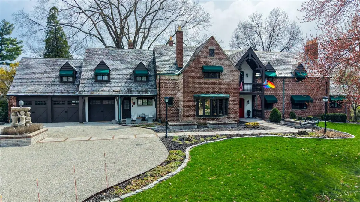 206 Hilltop Lane, Wyoming, OH 45215 - #1