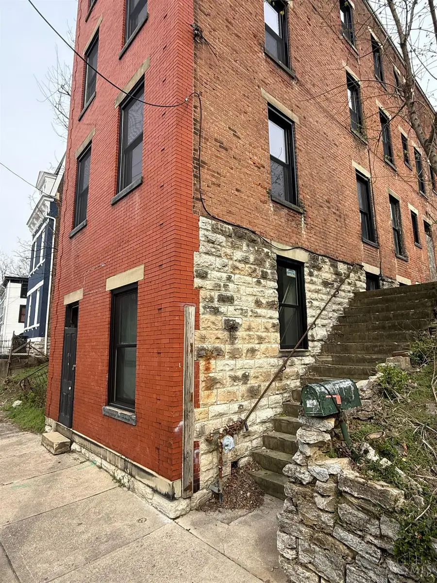 454 W Mcmicken Avenue, Cincinnati, OH 45214 - #2