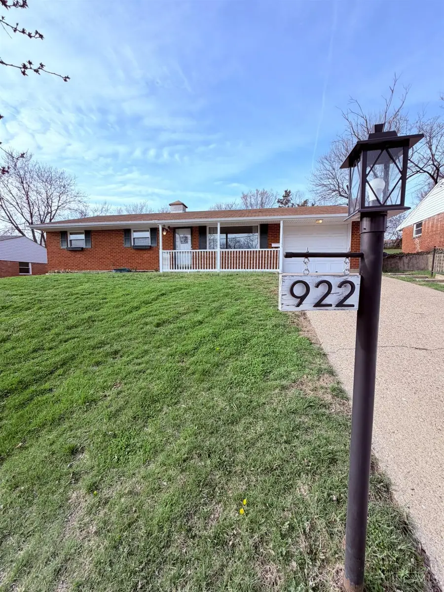 922 Castro Lane, Springdale, OH 45246 - #2