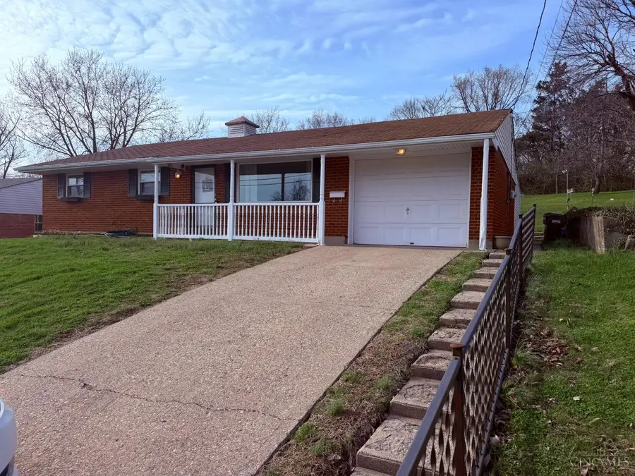 922 Castro Lane, Springdale, OH 45246 - #3