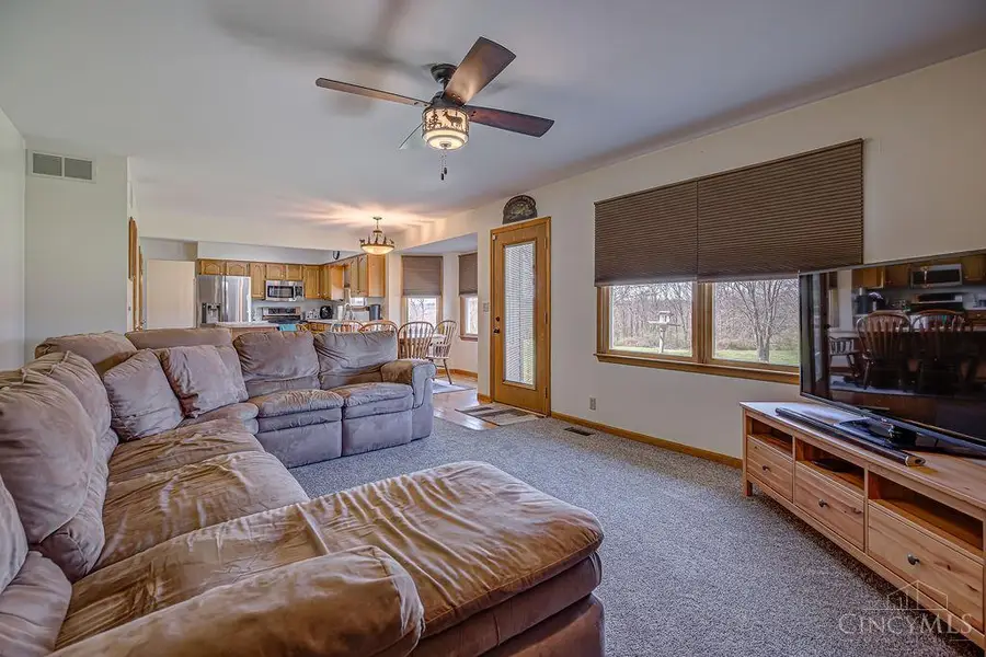 2405 Smith Road, Hamilton, OH 45013 - #3