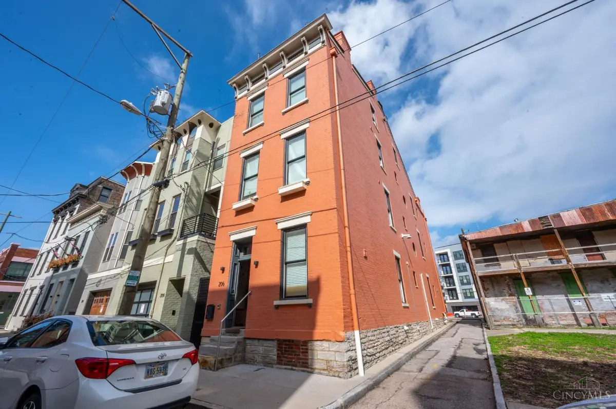 206 Wade Street, Cincinnati, OH 45202 - #1