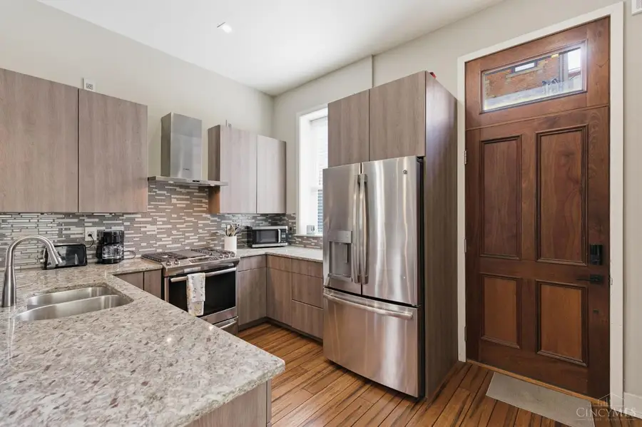 206 Wade Street, Cincinnati, OH 45202 - #3