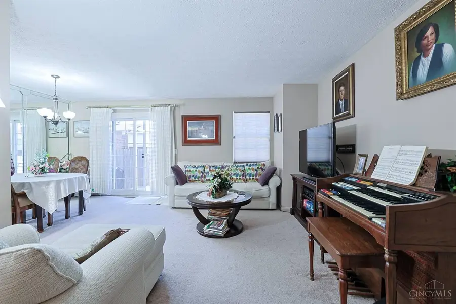 7519 Kingsgate Way, West Chester, OH 45069 - #3