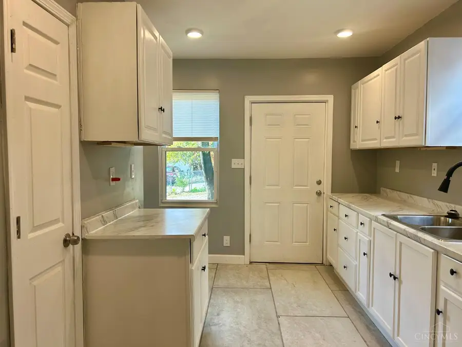 1613 Wyoming Avenue, Cincinnati, OH 45205 - #3