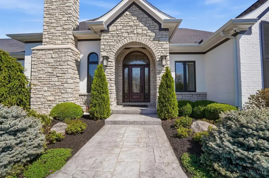 5104 Rollman Estates Drive, Amberley, OH 45236 - #3