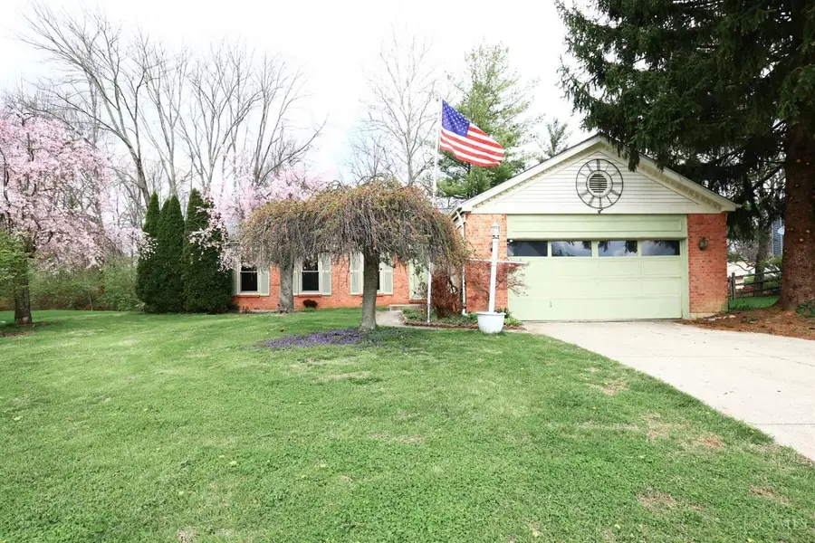 1202 Meadow Knoll Court, Batavia, OH 45103 - #2