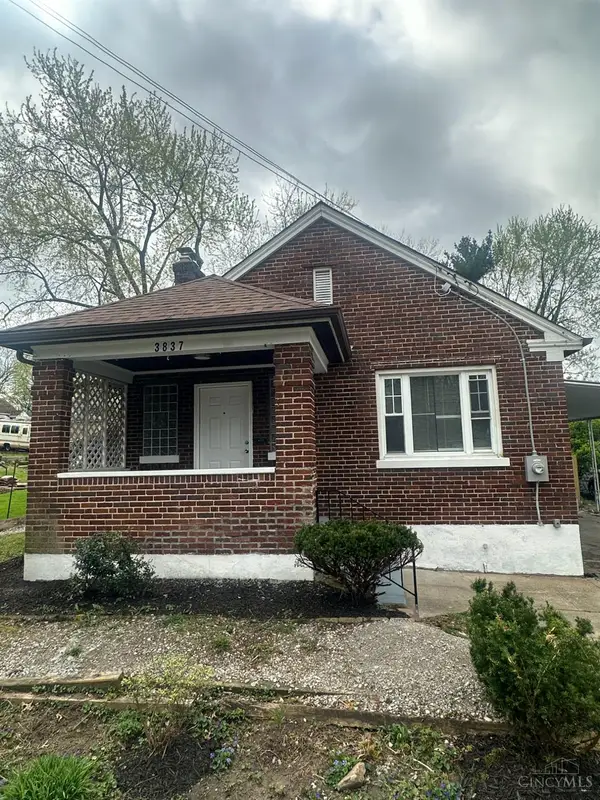 3837 Iona Avenue, Cincinnati, OH 45213