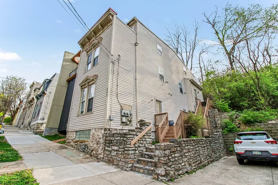 2226 Ravine Street, Cincinnati, OH 45219 - #3