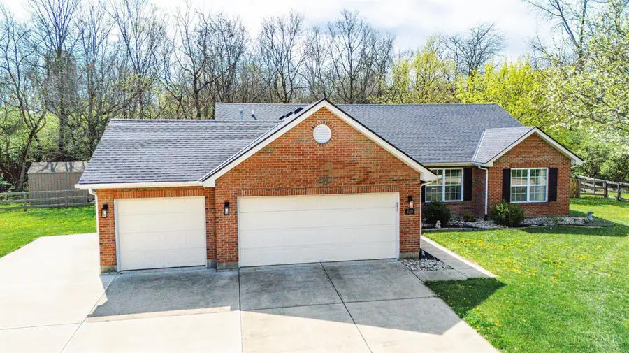 320 Wellington Court, Monroe, OH 45050 - #2