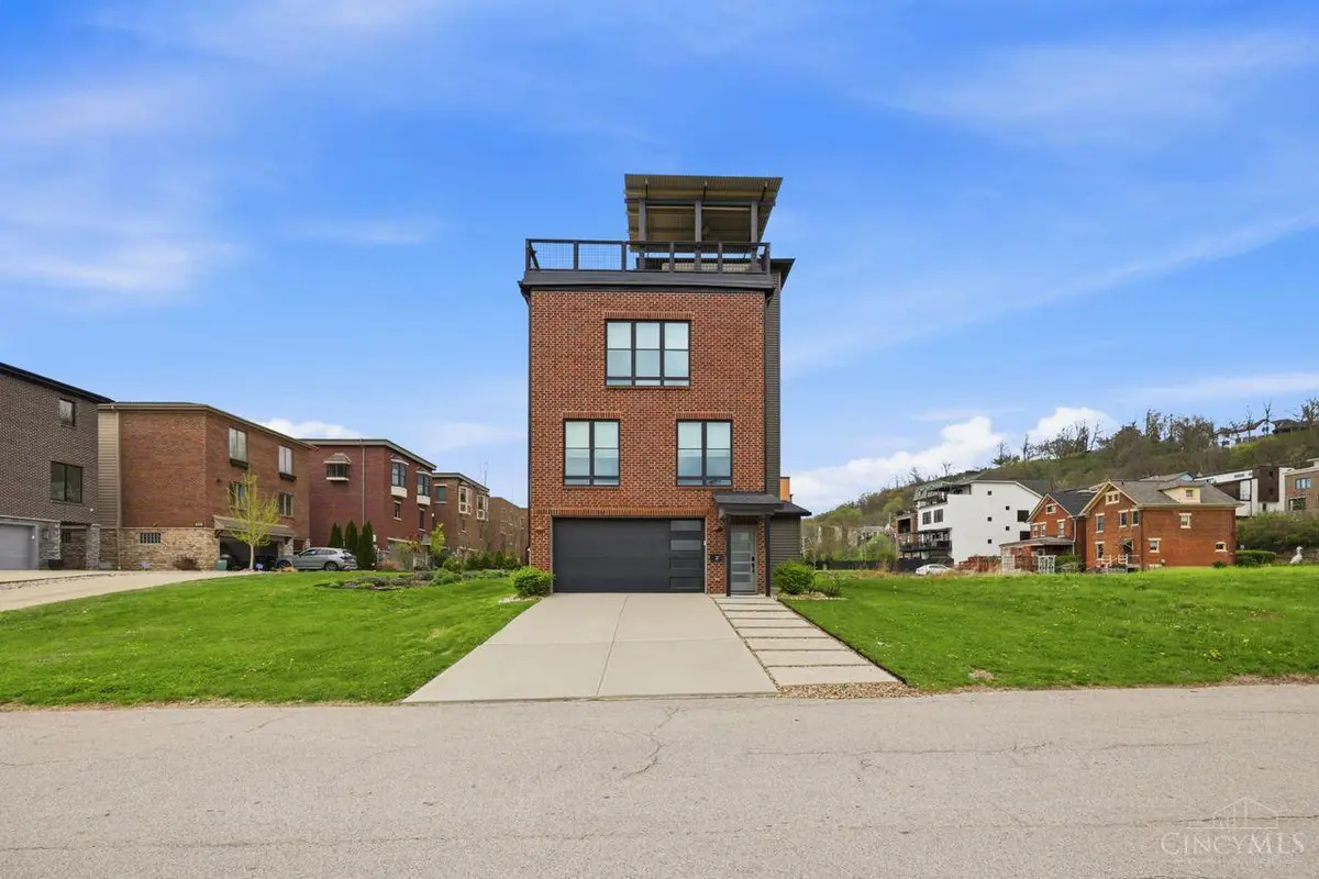 253 St Peters Street, Cincinnati, OH 45226 - #1