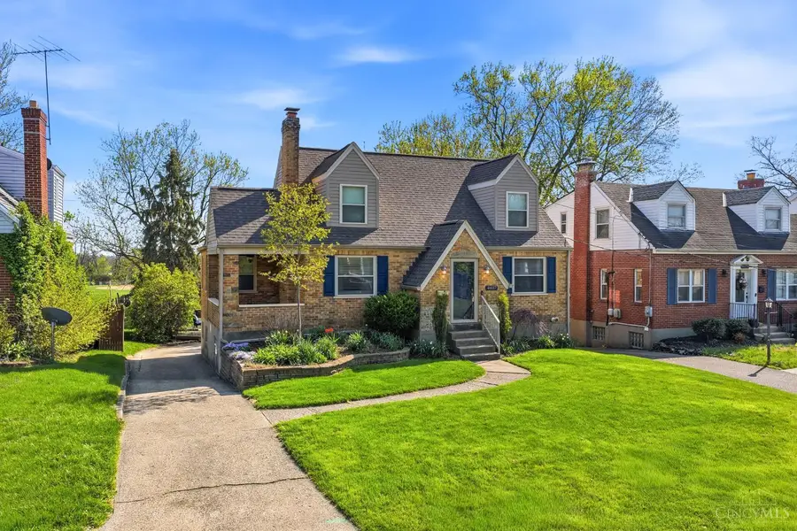 4407 Raceview Avenue, Bridgetown, OH 45211 - #2