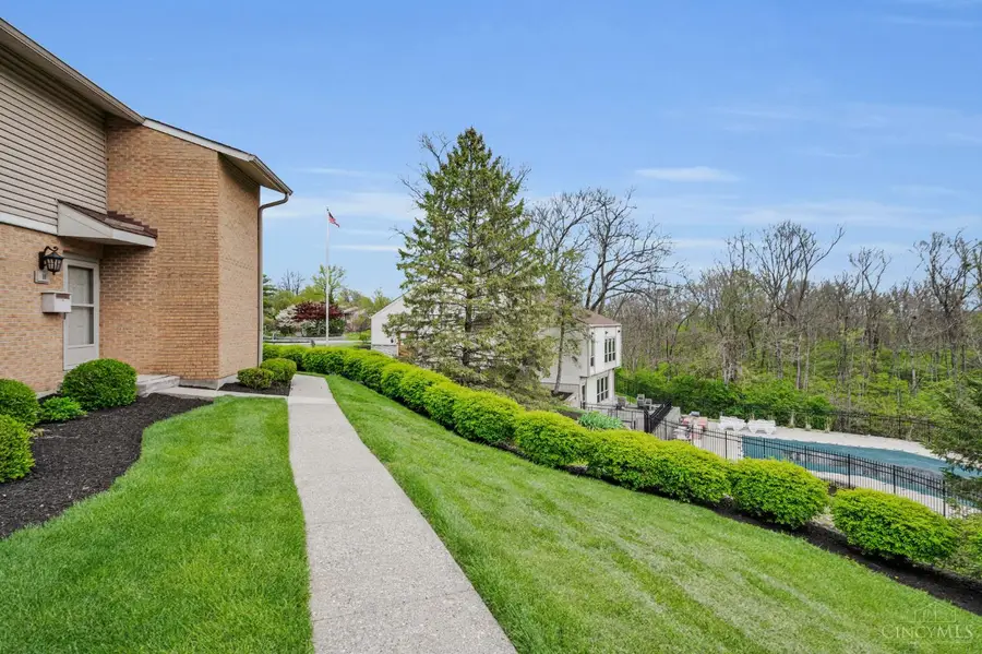 11 Arbor Court, Springdale, OH 45246 - #2