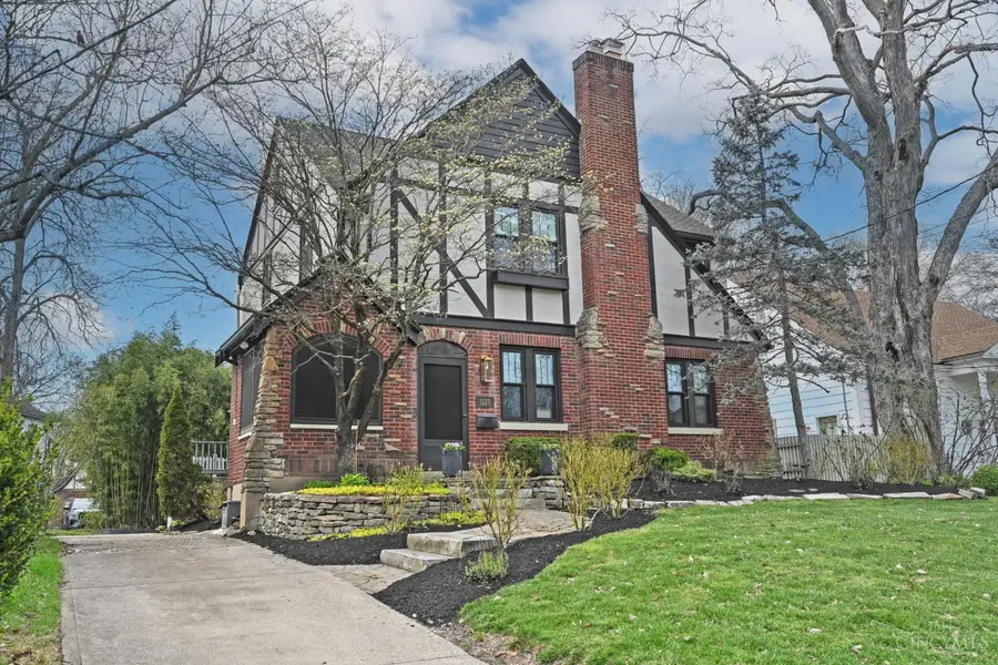 1123 Salisbury Drive, Cincinnati, OH 45226 - #2