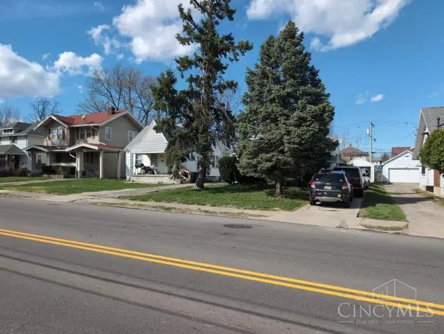 109 E Siebenthaler Avenue, Dayton, OH 45405 - #2
