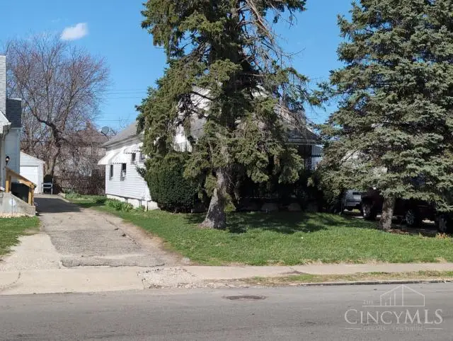 109 E Siebenthaler Avenue, Dayton, OH 45405 - #3
