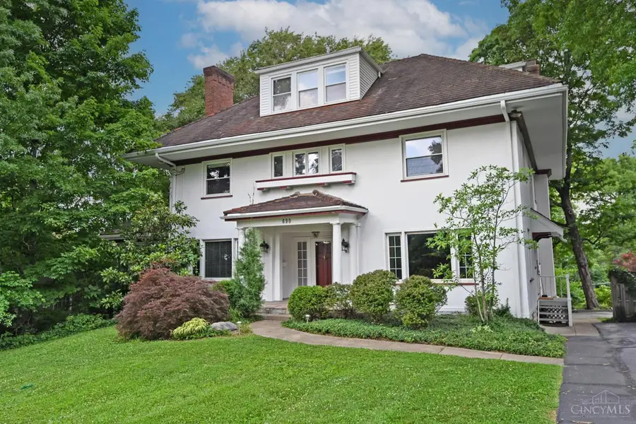 690 Clinton Springs Avenue, Cincinnati, OH 45229 - #3
