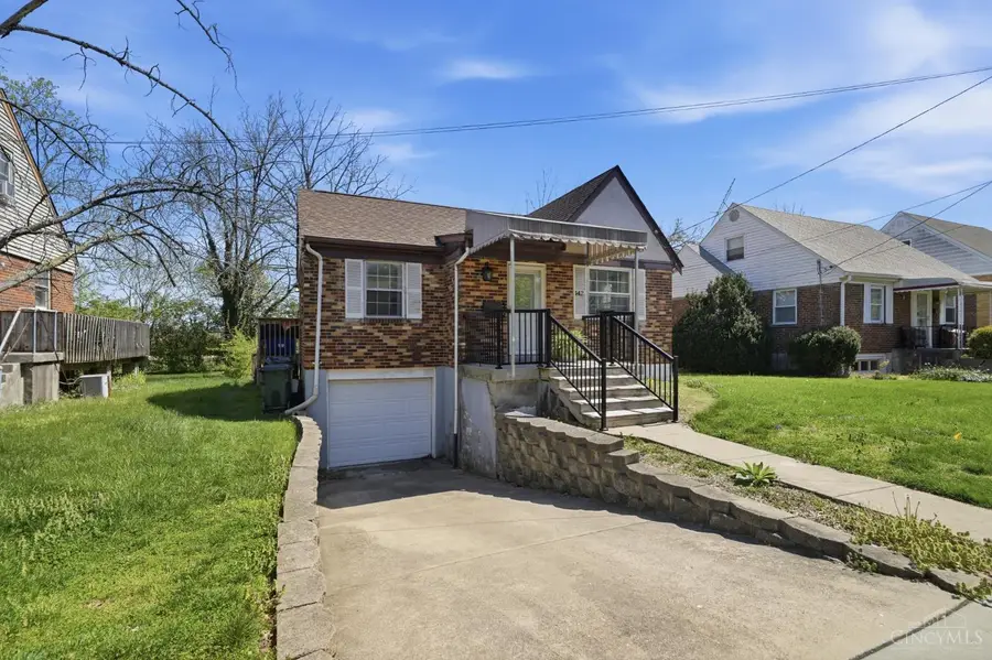 142 S Grove Avenue, Wyoming, OH 45215 - #2