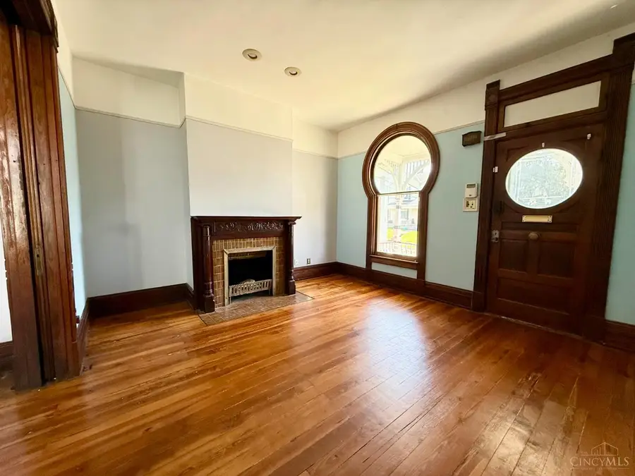 116 W Seventieth Street, Cincinnati, OH 45216 - #2