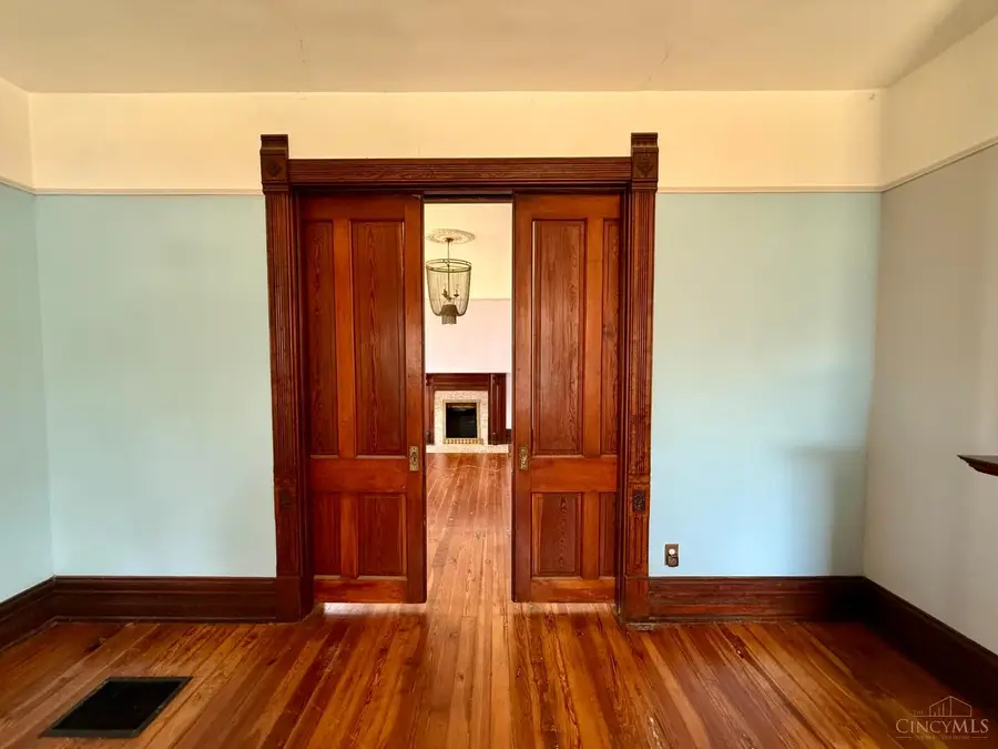 116 W Seventieth Street, Cincinnati, OH 45216 - #3