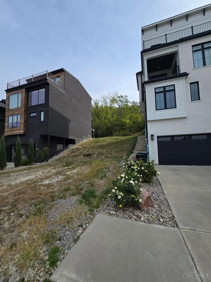 3942 Feemster Street, Cincinnati, OH 45226 - #2