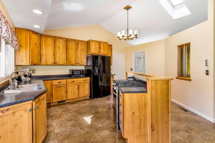 208 Mckee Avenue, Oxford, OH 45056 - #2