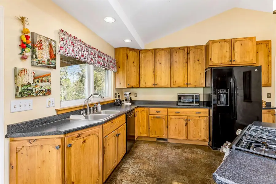 208 Mckee Avenue, Oxford, OH 45056 - #3